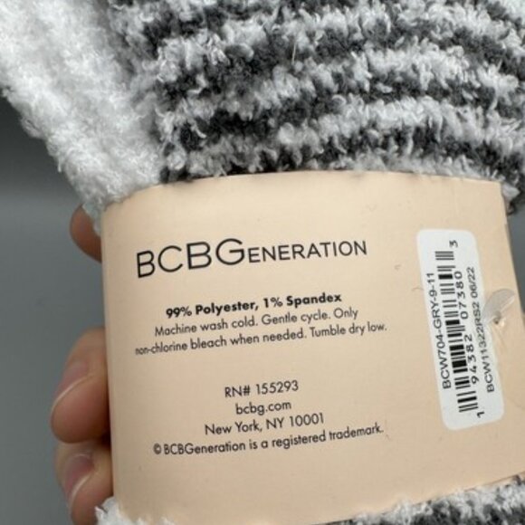 Women’s BCBG Socks Pack Of 4 Winter Fuzzy Low Cut Socks Multicolor Size 9-11 - Picture 6 of 6